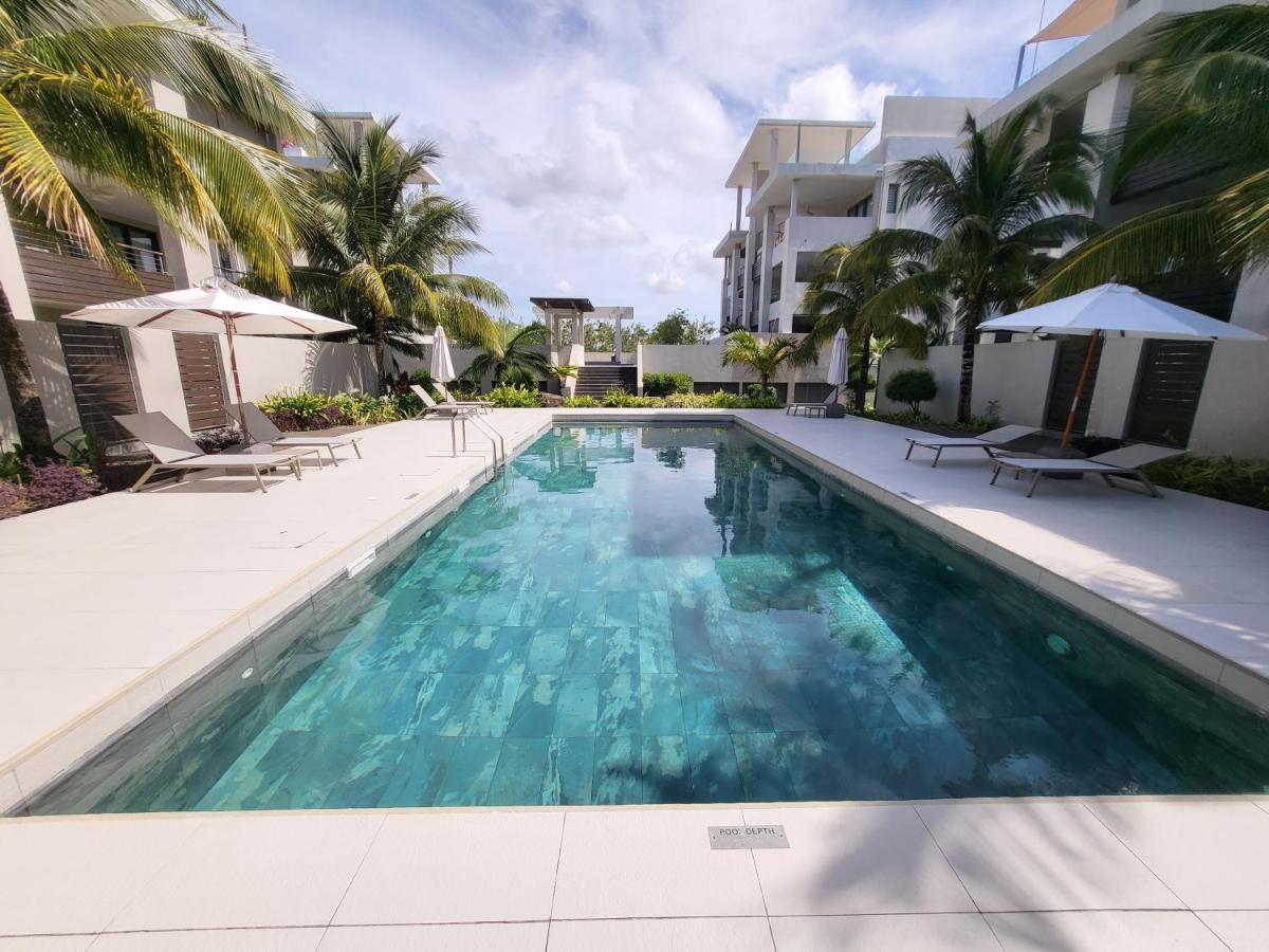 Beachwalk Deluxe Apartment - 50 Steps To The Beach カップ・マルールー エクステリア 写真