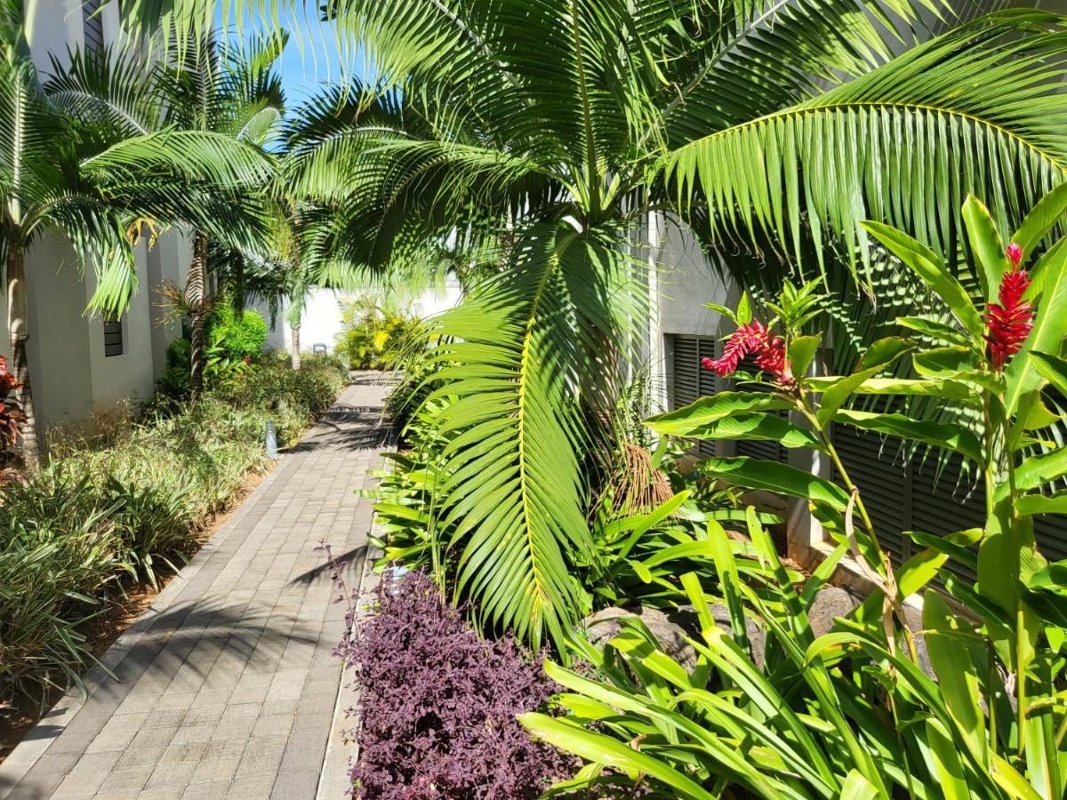 Beachwalk Deluxe Apartment - 50 Steps To The Beach カップ・マルールー エクステリア 写真