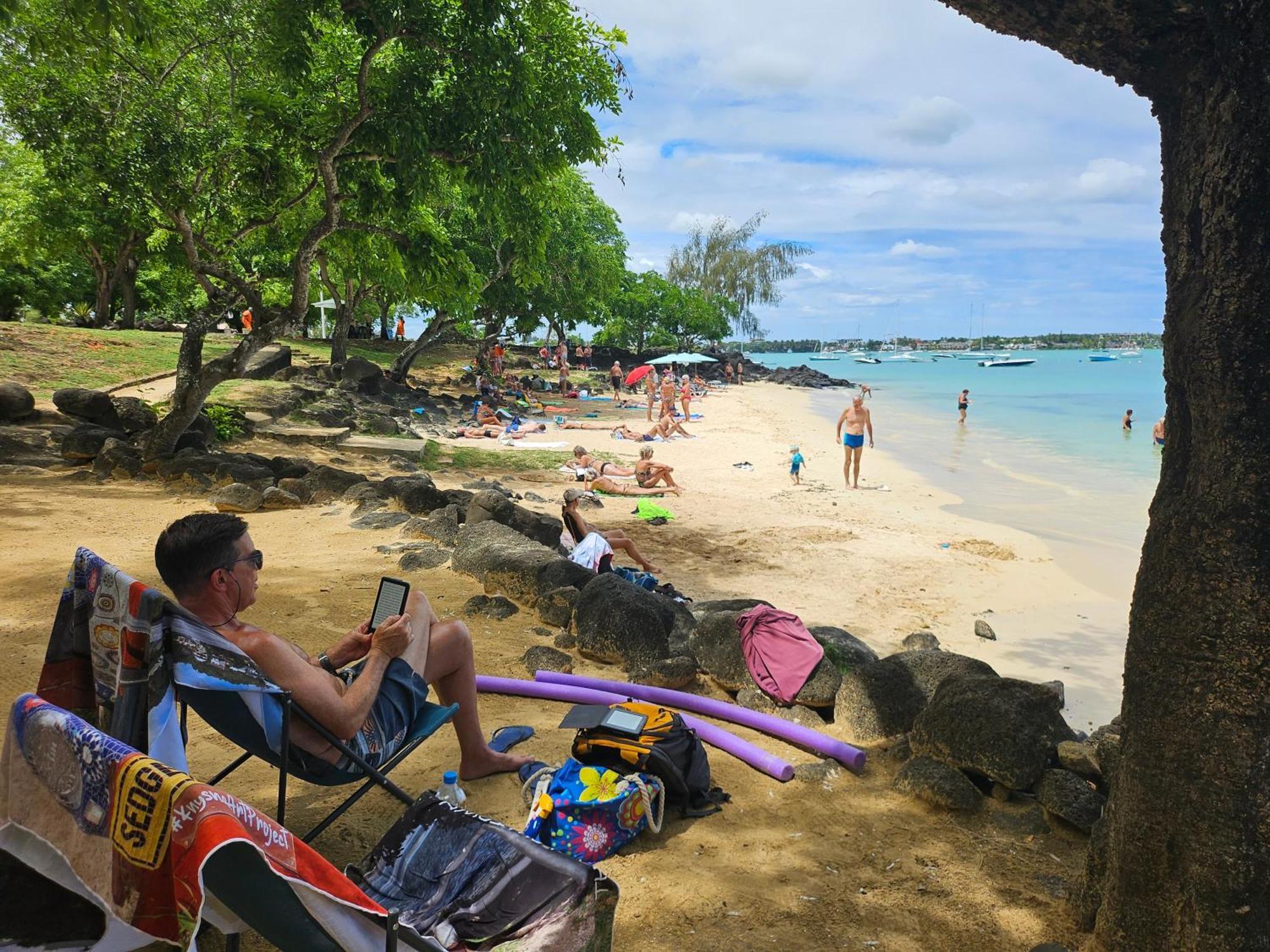 Beachwalk Deluxe Apartment - 50 Steps To The Beach カップ・マルールー エクステリア 写真