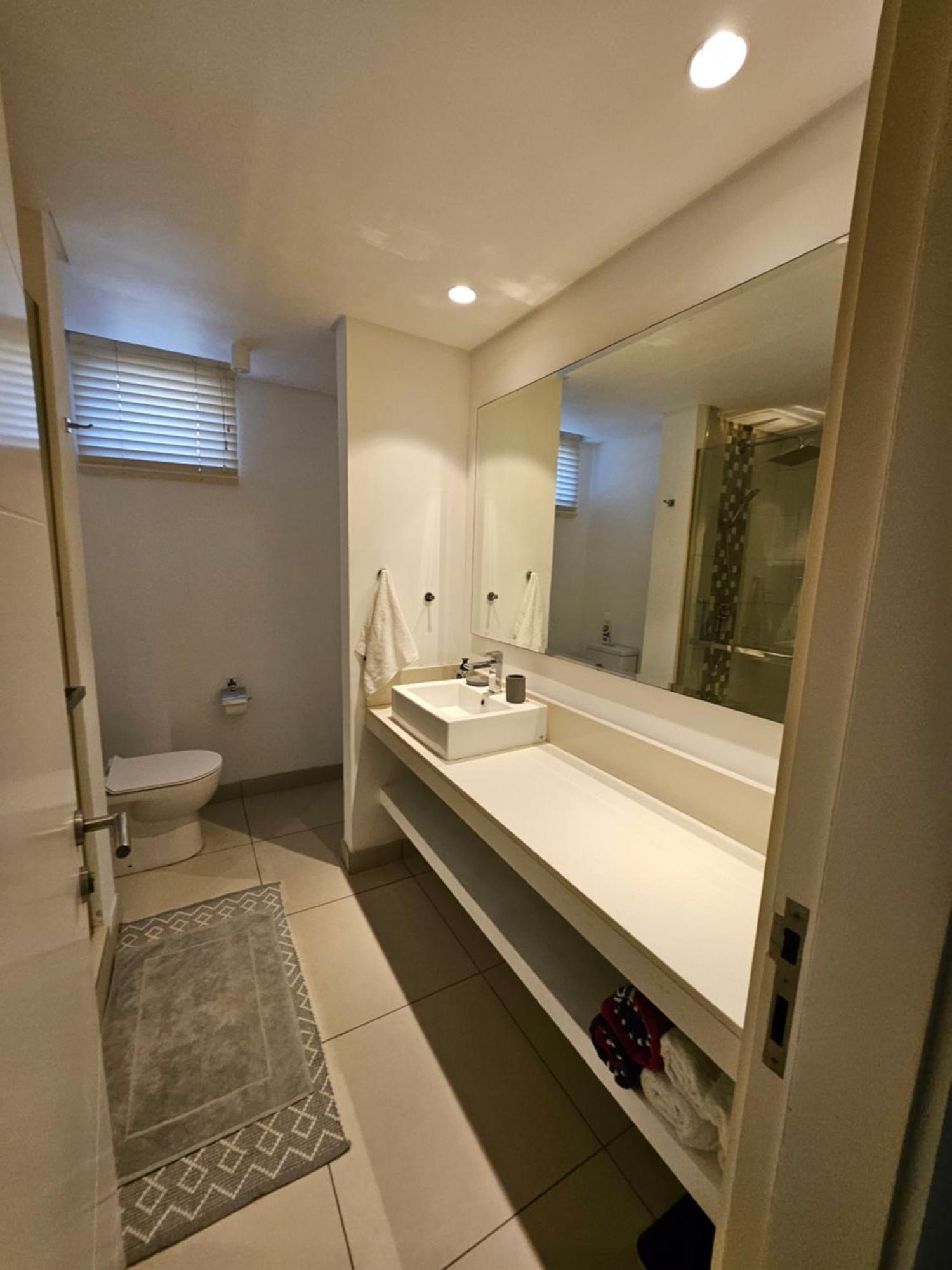 Beachwalk Deluxe Apartment - 50 Steps To The Beach カップ・マルールー エクステリア 写真