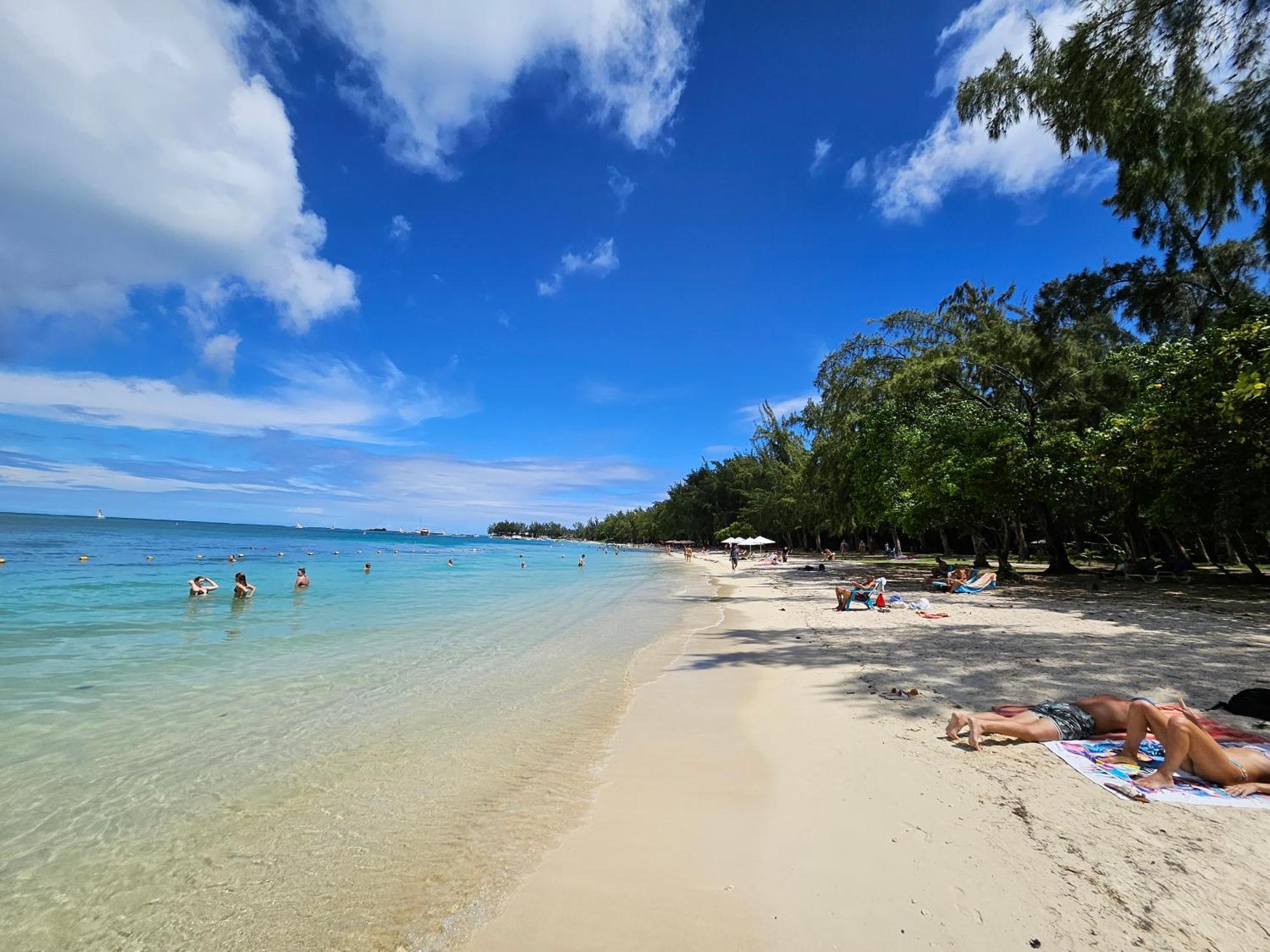 Beachwalk Deluxe Apartment - 50 Steps To The Beach カップ・マルールー エクステリア 写真