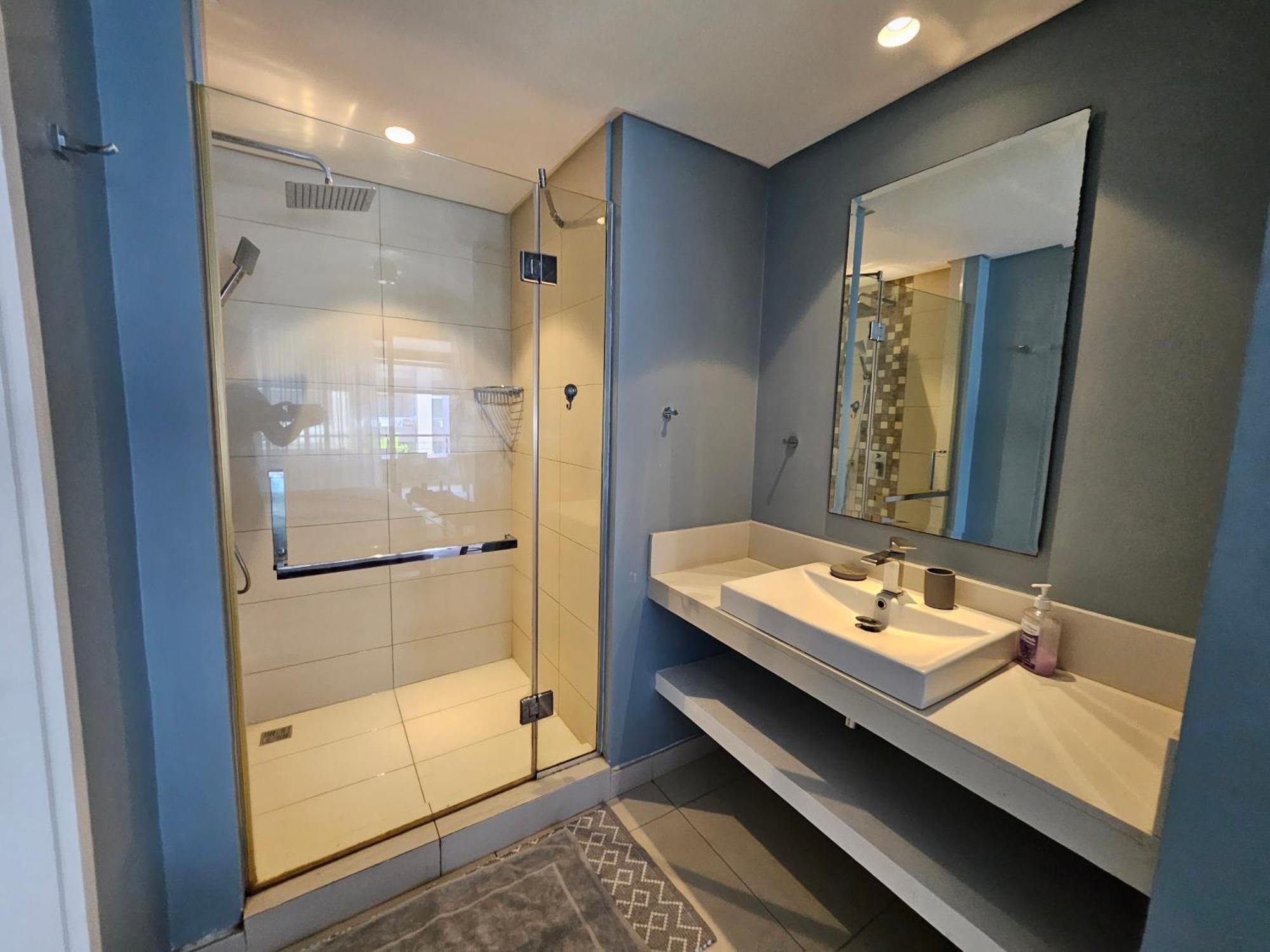 Beachwalk Deluxe Apartment - 50 Steps To The Beach カップ・マルールー エクステリア 写真